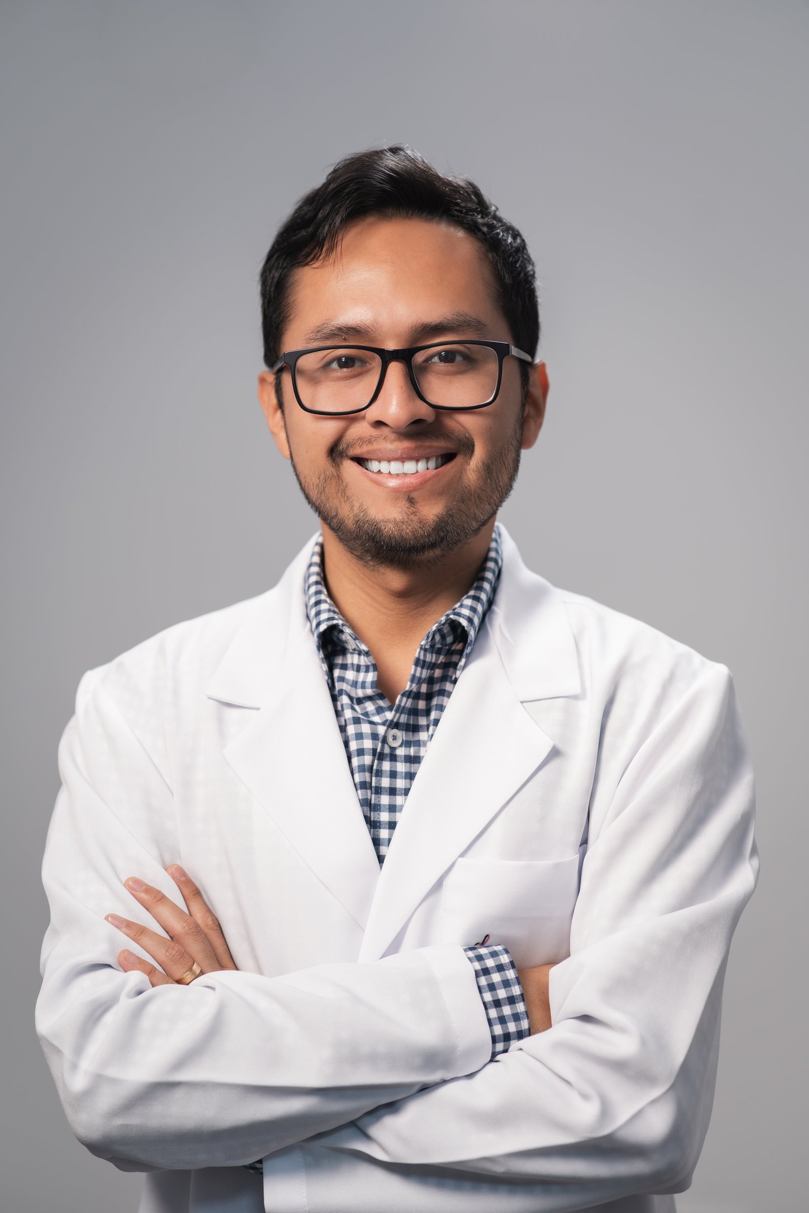 Dr. Jhean Gonzales — Gastroenterólogo